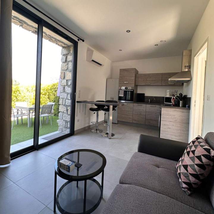 Location d'appartements avec jardin privé Corse