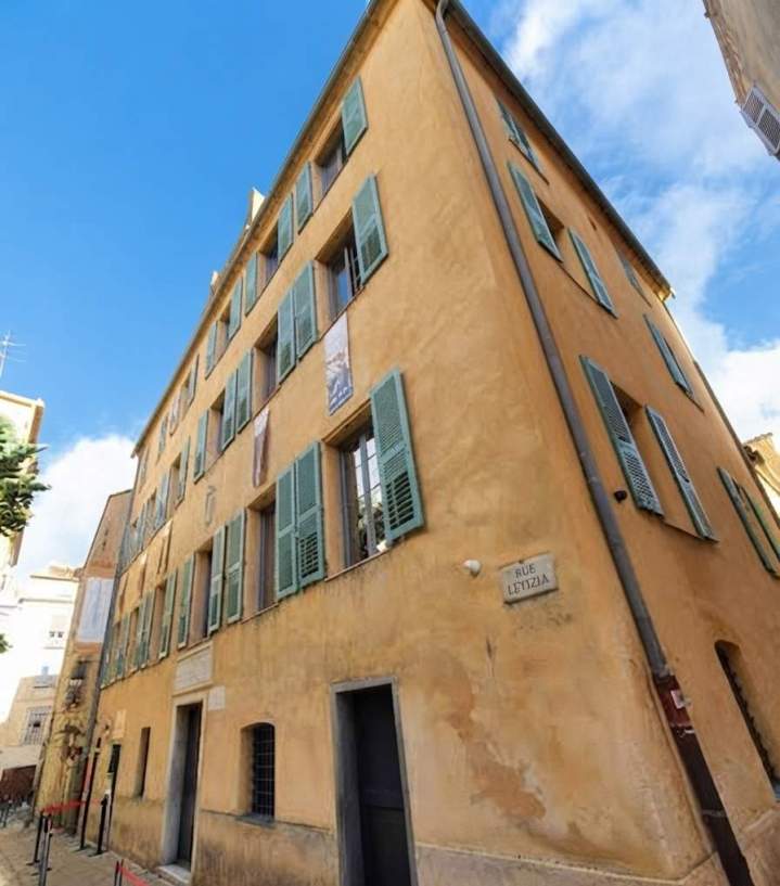 Location Maison Napoléon Corse